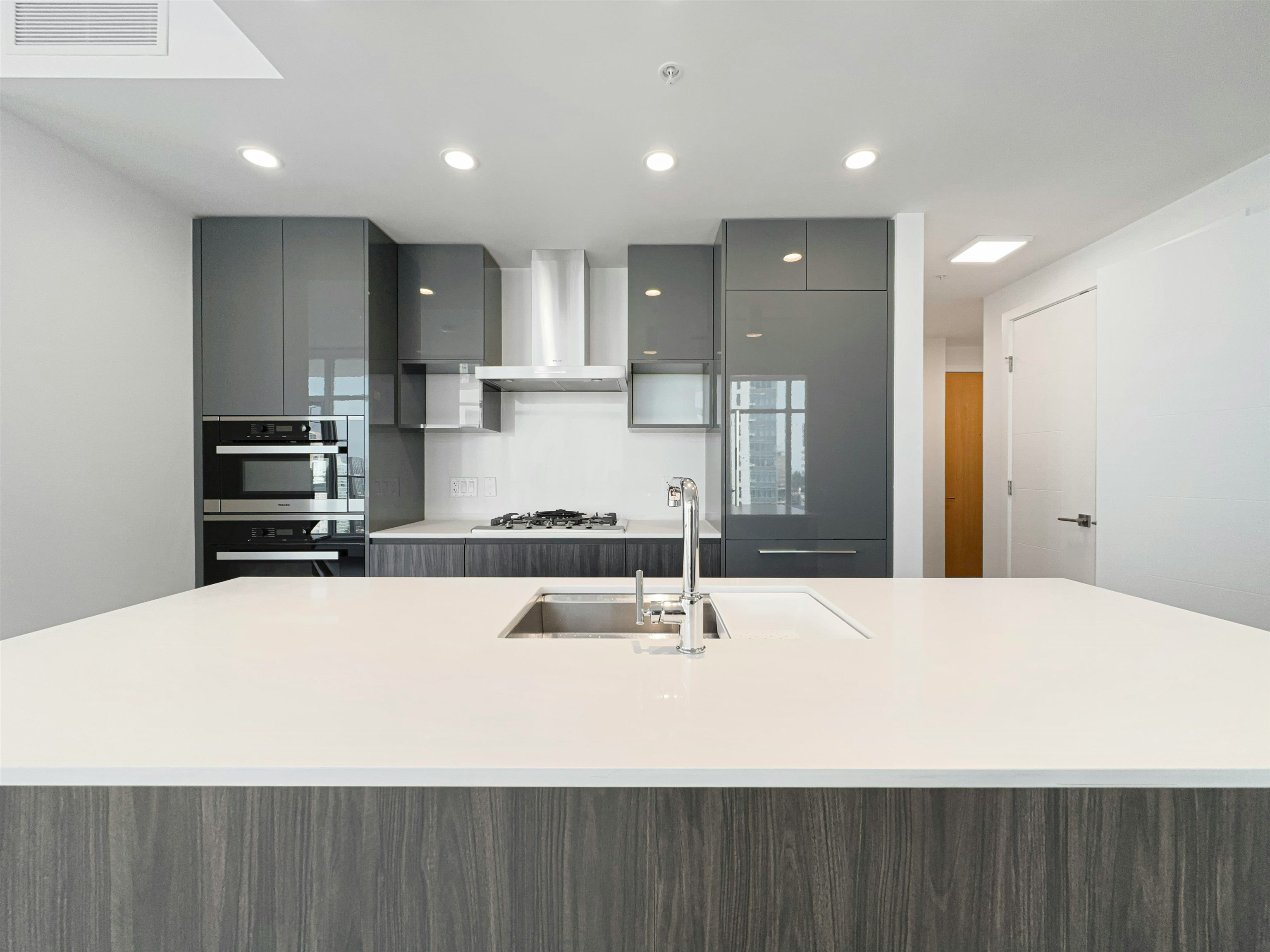 19xx-6511 Sussex Avenue, Burnaby, BC, V5H 0K5 - 2