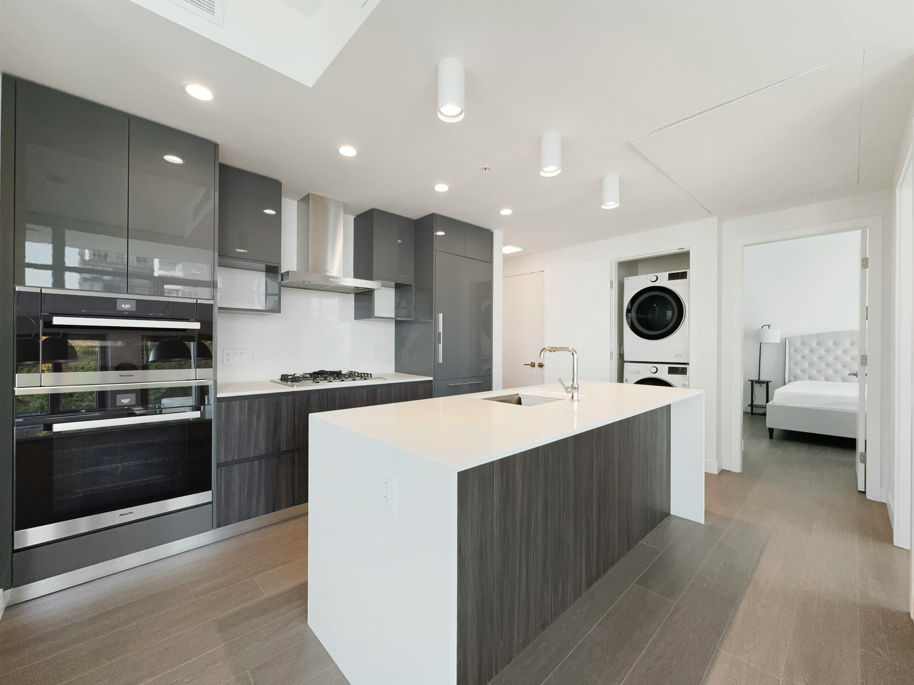 19xx-6511 Sussex Avenue, Burnaby, BC, V5H 0K5 - 3