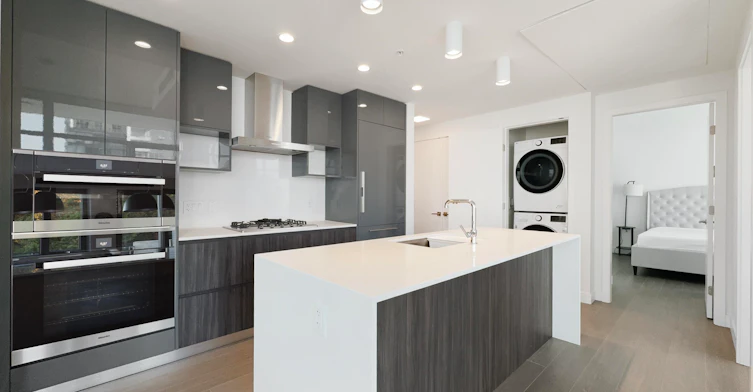 19xx-6511 Sussex Avenue, Burnaby, BC, V5H 0K5 - 3
