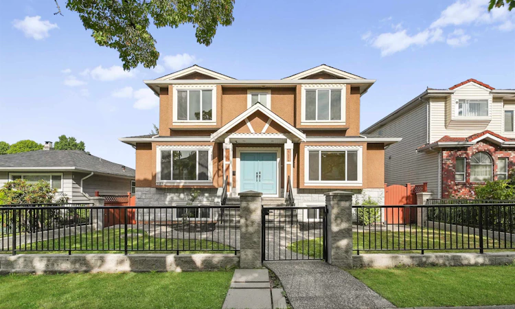 5454 Slocan St Street