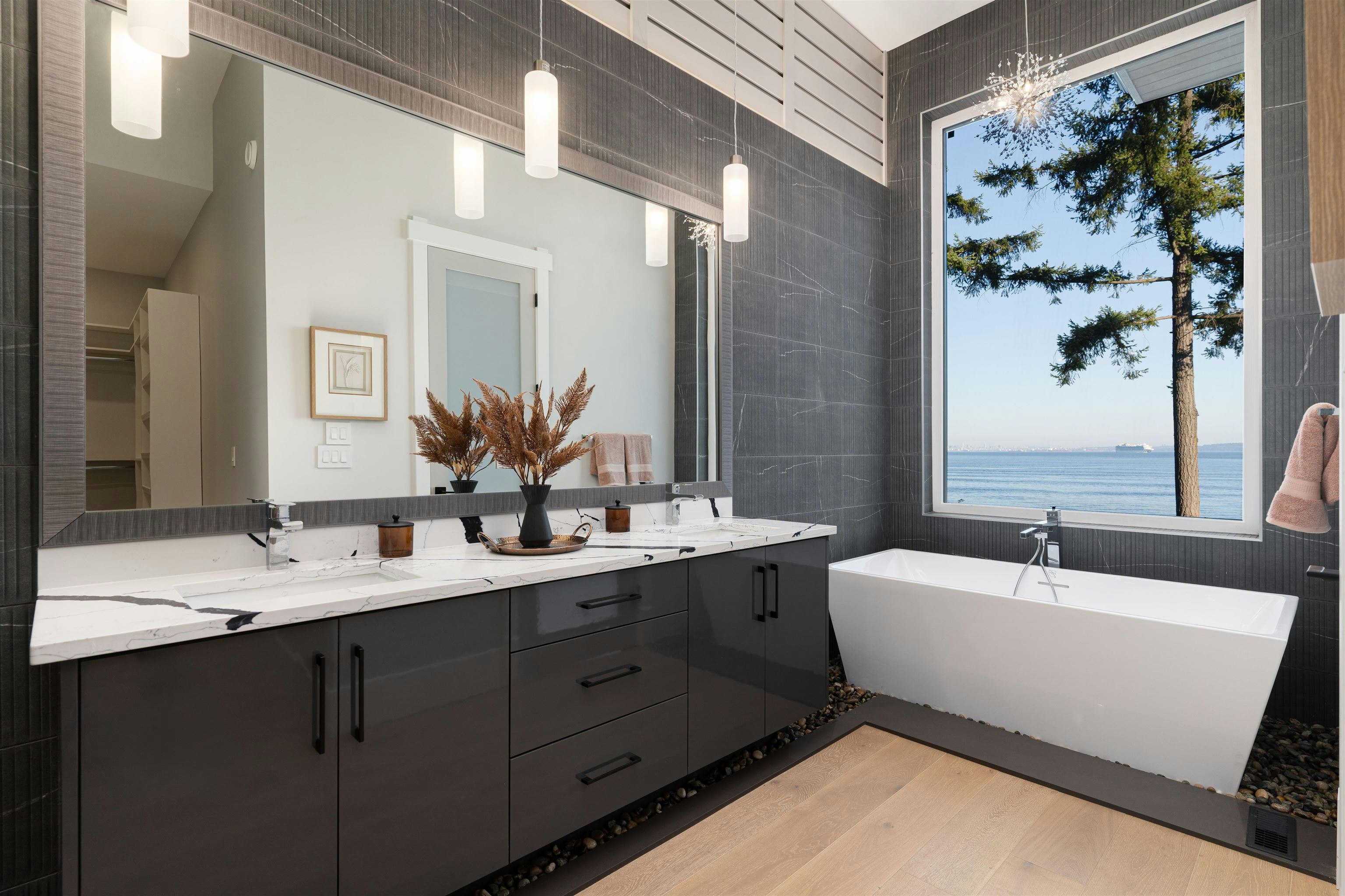 239 Shore Lane, Bowen Island, BC, V0N 1G2 - 21