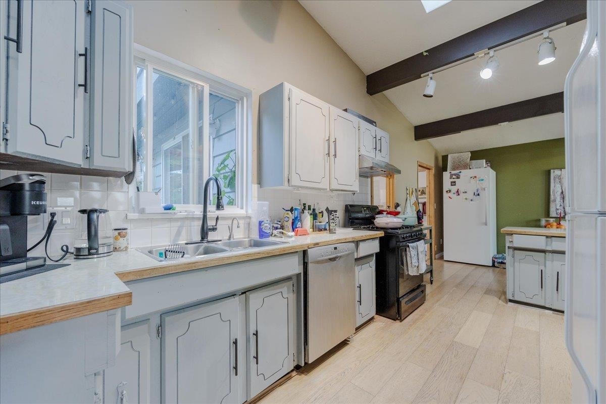 21784 Donovan Avenue, Maple Ridge, BC, V2X 3A7 - 13