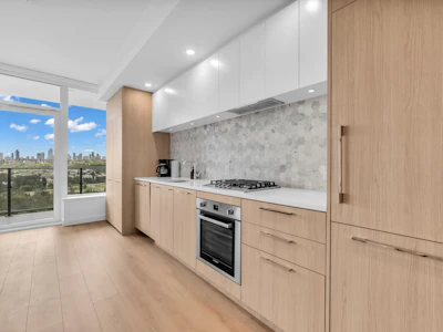 1803-2425 Alpha Avenue - 3