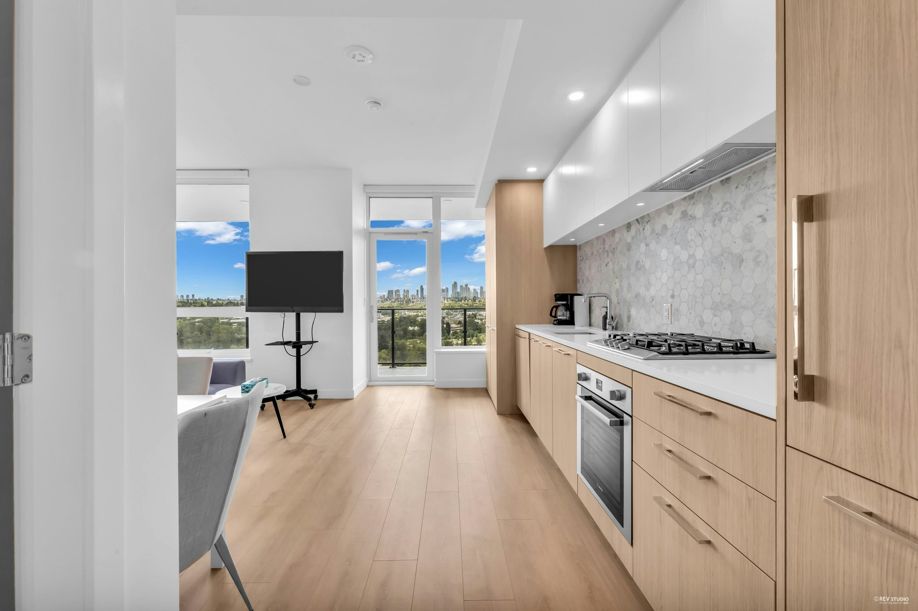 1803-2425 Alpha Avenue - 4