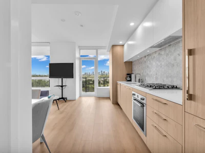 1803-2425 Alpha Avenue - 4