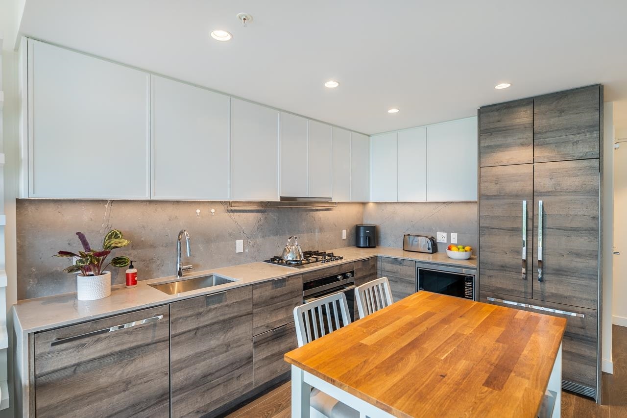 2001-1045 Austin Avenue, Coquitlam, BC, V3K 0G9 - 12