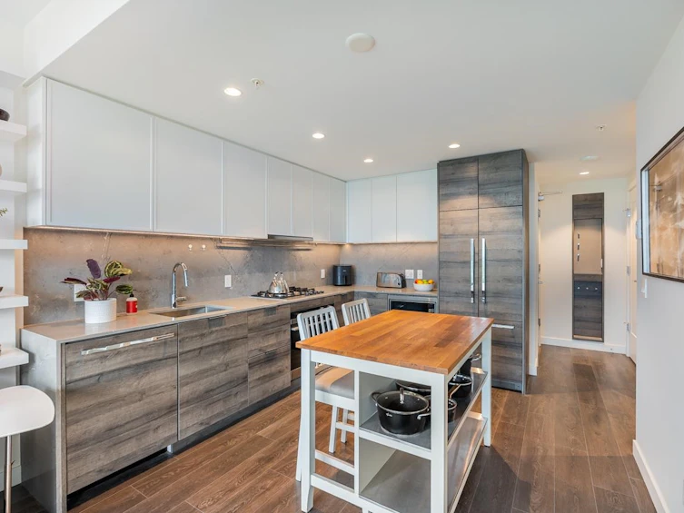 2001-1045 Austin Avenue, Coquitlam, BC, V3K 0G9 - 4