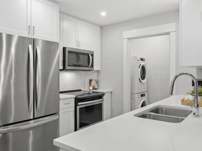 4317-2180 Kelly Avenue - 4