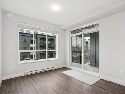 4308-2180 Kelly Avenue - 4