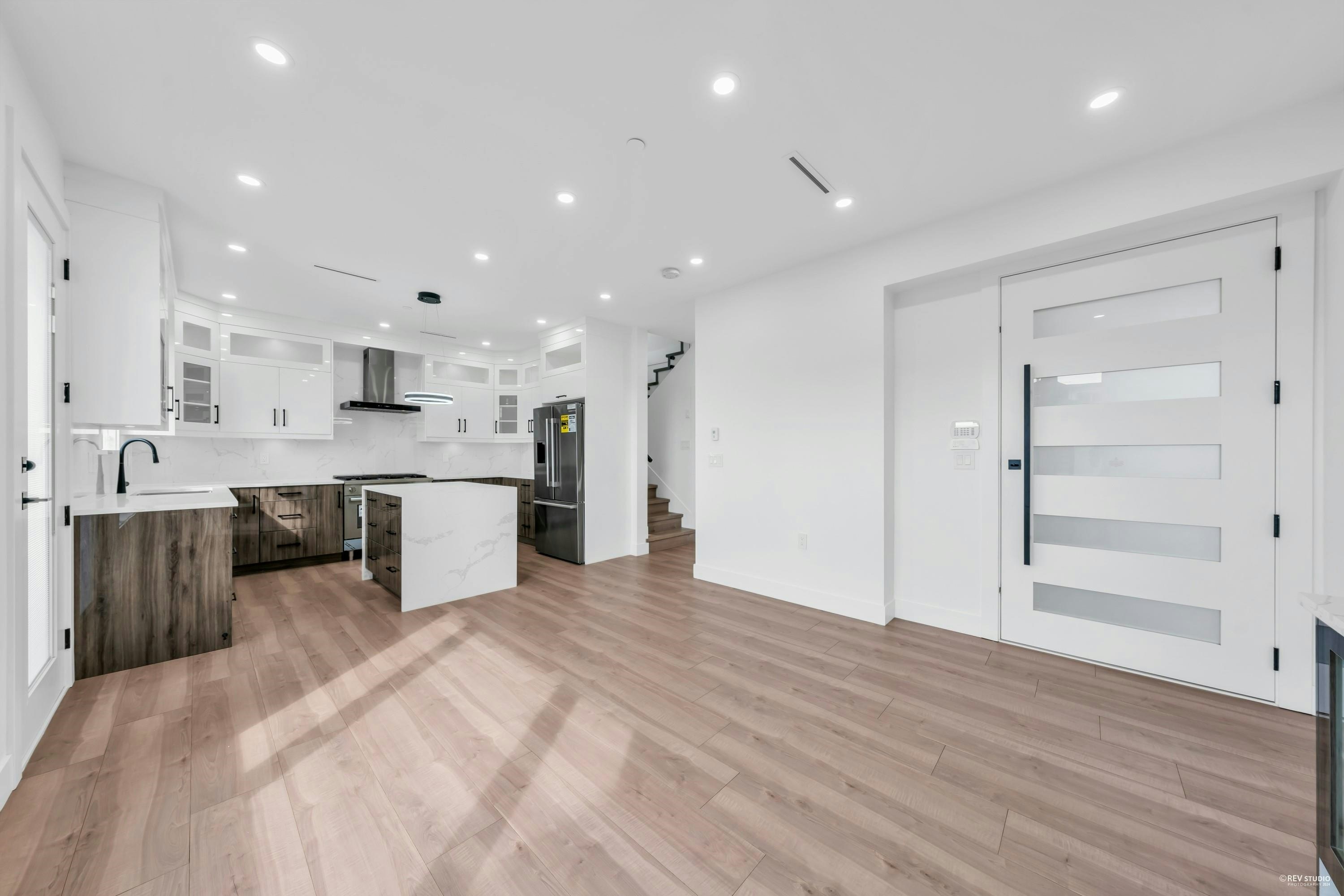 2-3344 Adanac Street, Vancouver, BC, V5K 2P3