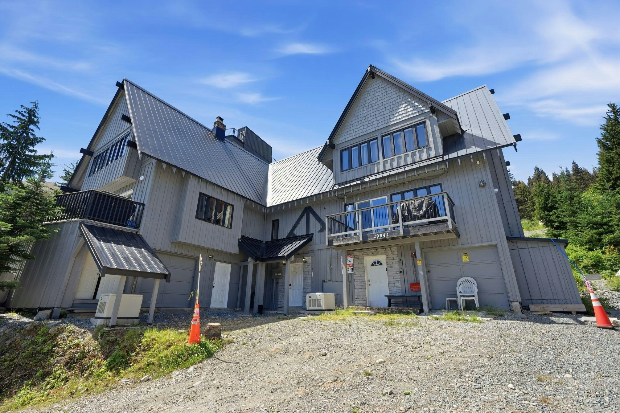 1-20944 Snowflake Crescent - 2