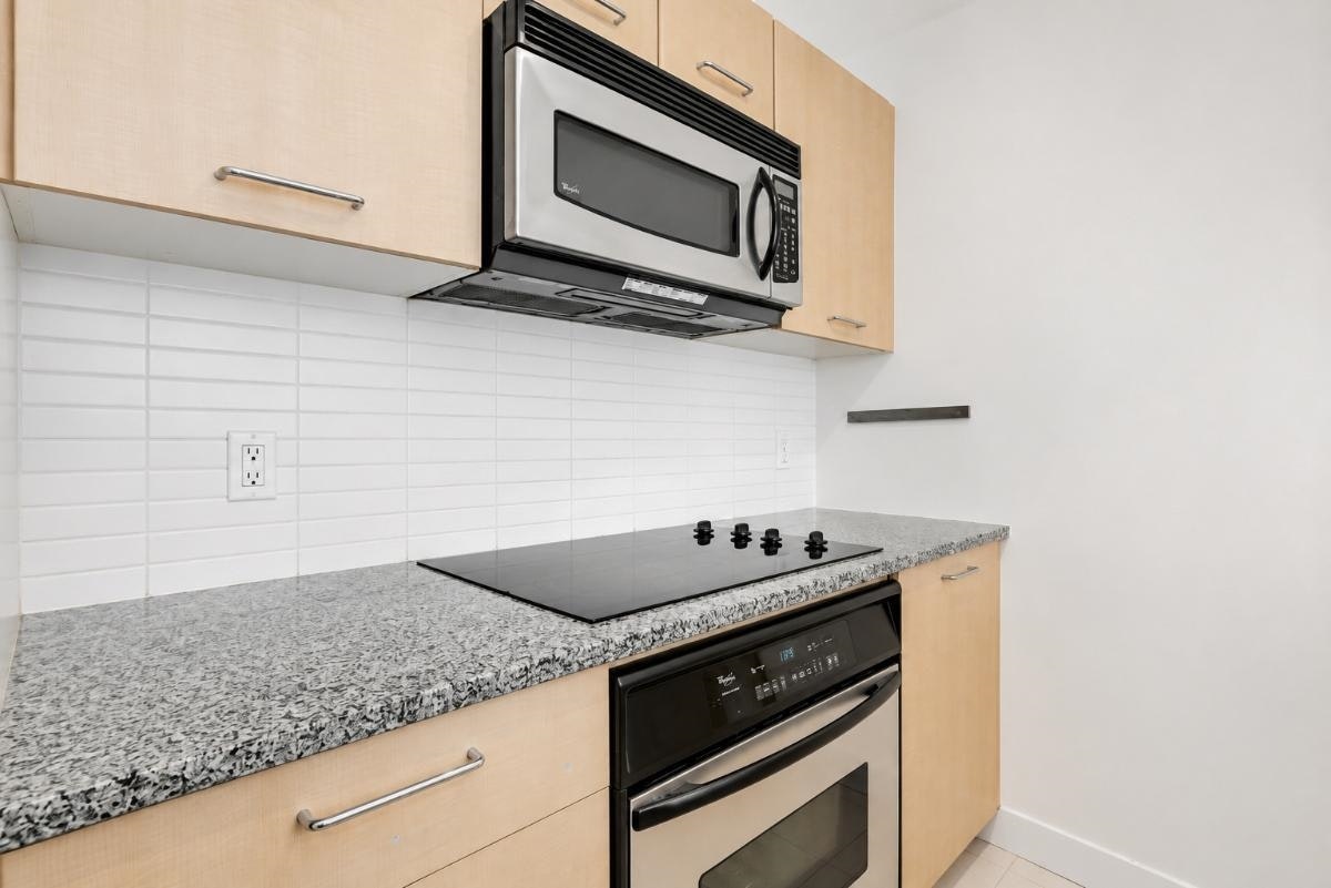 601-1199 Seymour Street, Vancouver, BC, V6B 1K3 - 7