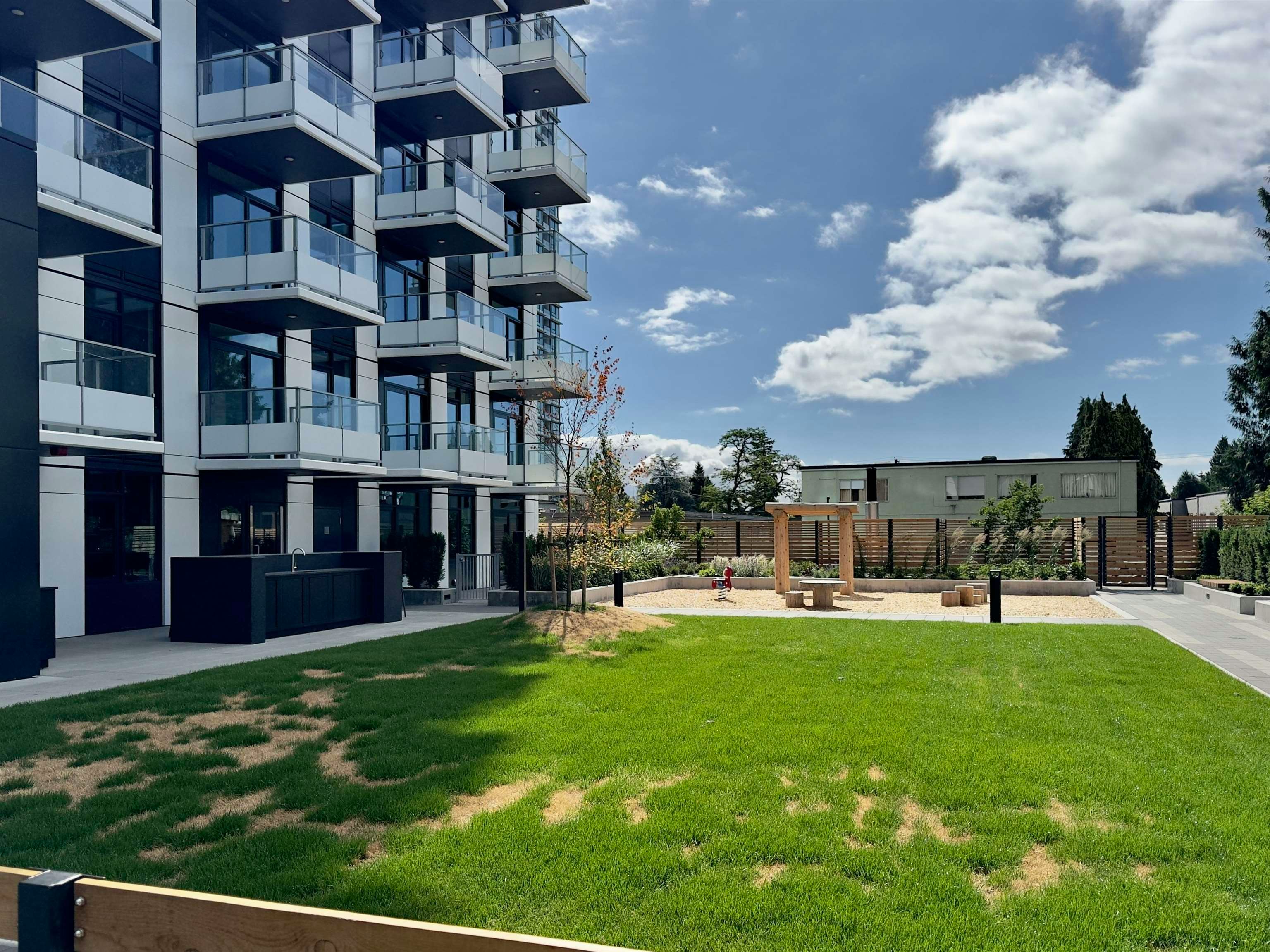 4**-6608 Sussex Avenue, Burnaby, BC, V5H 0M3 - 32