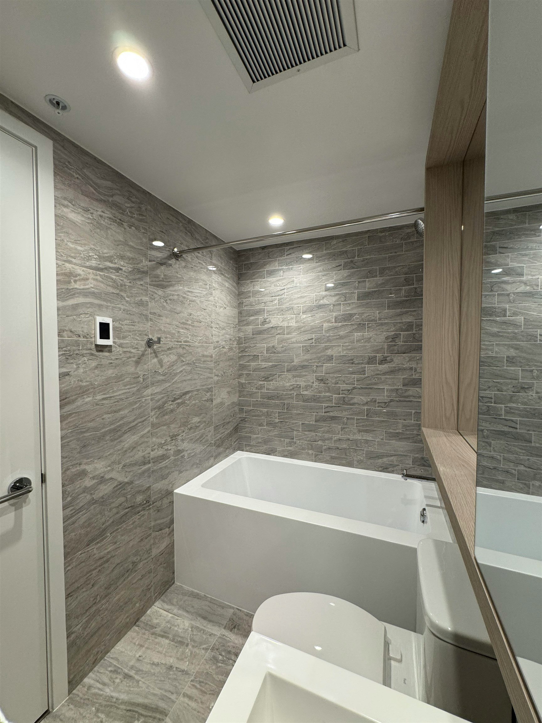 4**-6608 Sussex Avenue, Burnaby, BC, V5H 0M3 - 10