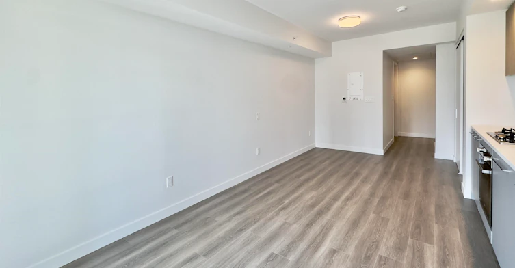 4**-6608 Sussex Avenue, Burnaby, BC, V5H 0M3 - 2