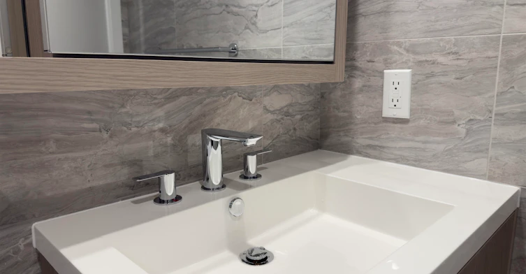4**-6608 Sussex Avenue, Burnaby, BC, V5H 0M3 - 11