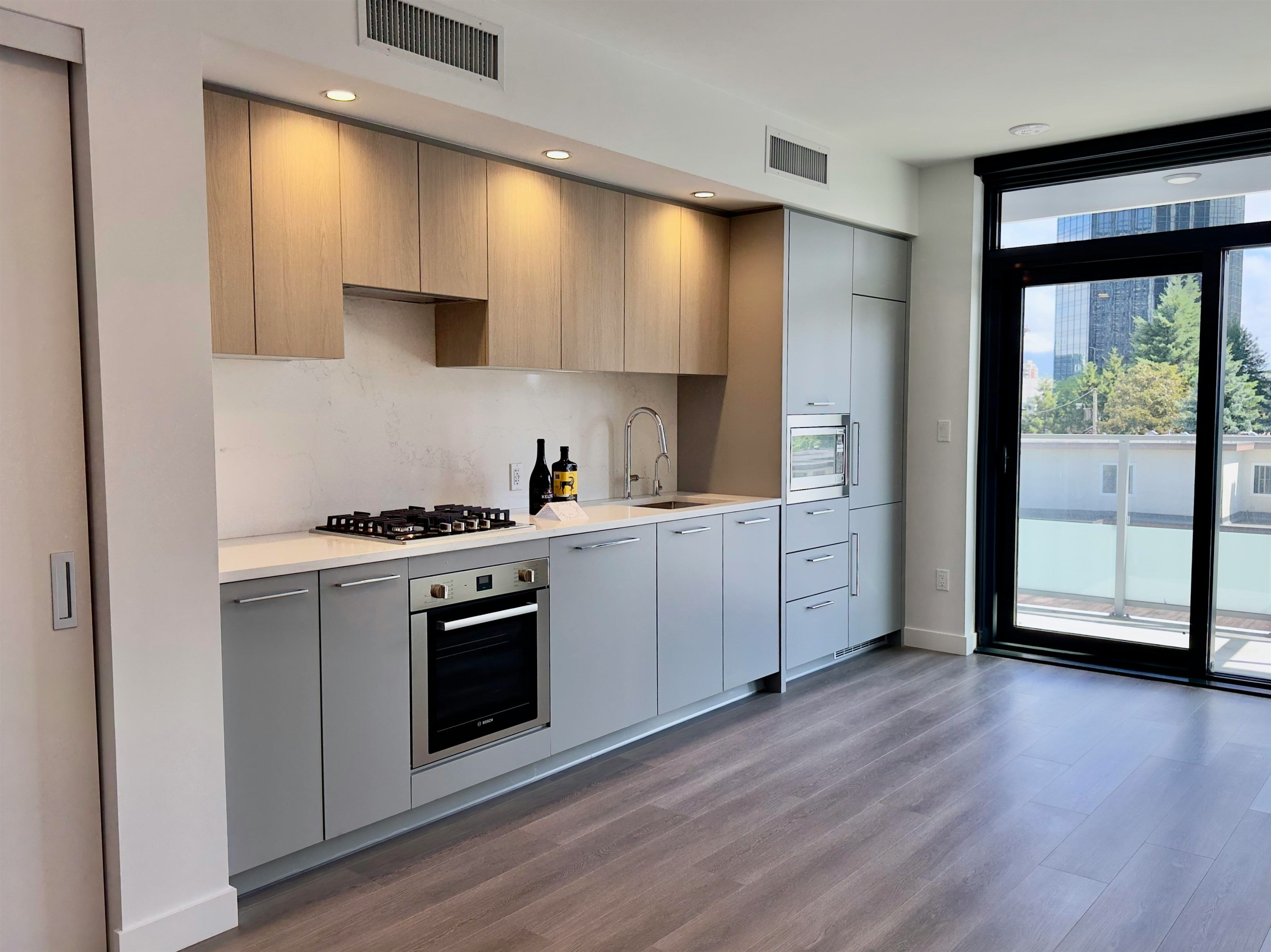 4**-6608 Sussex Avenue, Burnaby, BC, V5H 0M3 - 7
