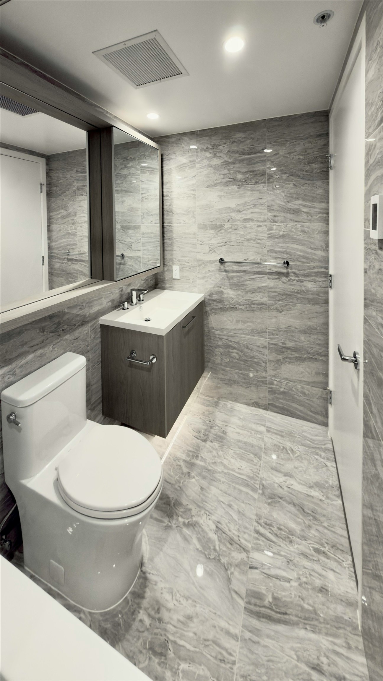 4**-6608 Sussex Avenue, Burnaby, BC, V5H 0M3 - 8
