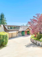 792 Anderson Crescent