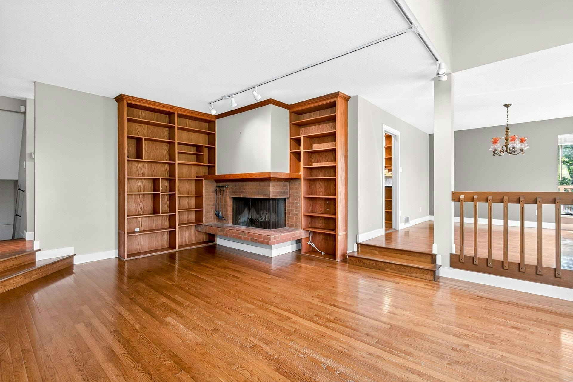 5600 Grousewoods Place, North Vancouver, BC, V7R 4T4 - 4