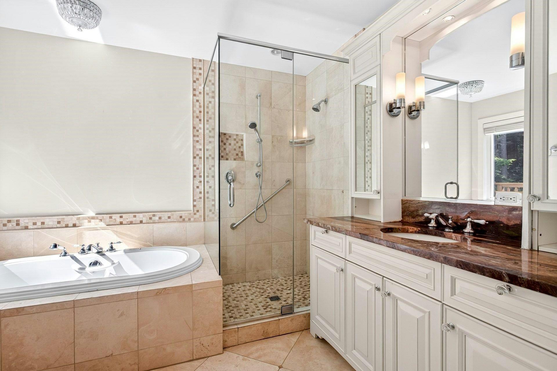 5600 Grousewoods Place, North Vancouver, BC, V7R 4T4 - 19