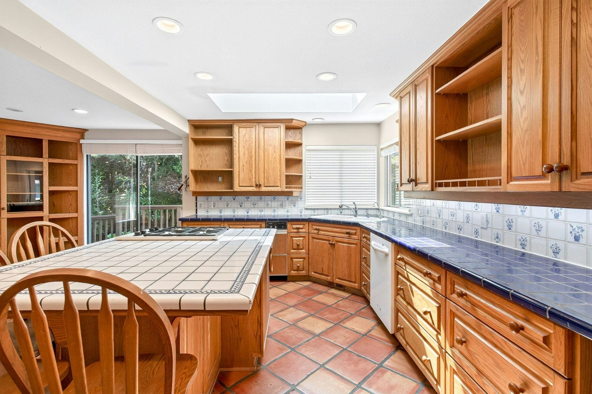 5600 Grousewoods Place, North Vancouver, BC, V7R 4T4 - 14