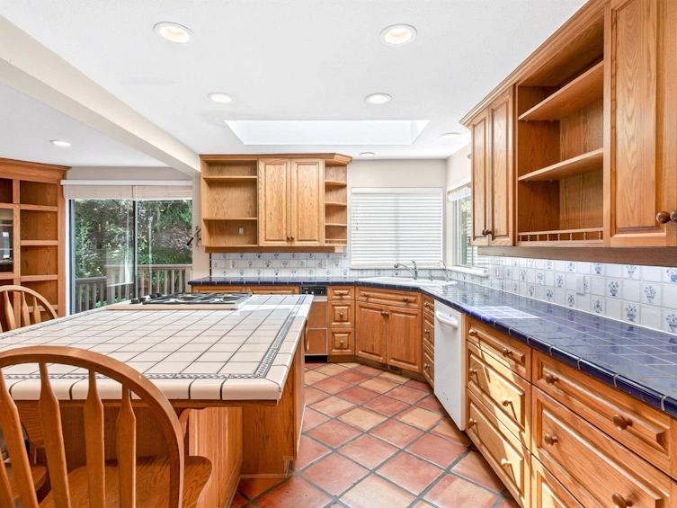 5600 Grousewoods Place, North Vancouver, BC, V7R 4T4 - 14