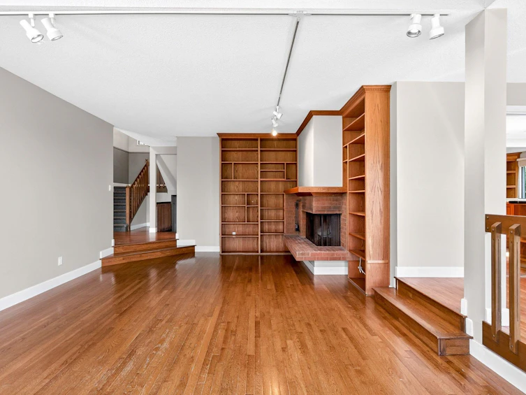5600 Grousewoods Place, North Vancouver, BC, V7R 4T4 - 5