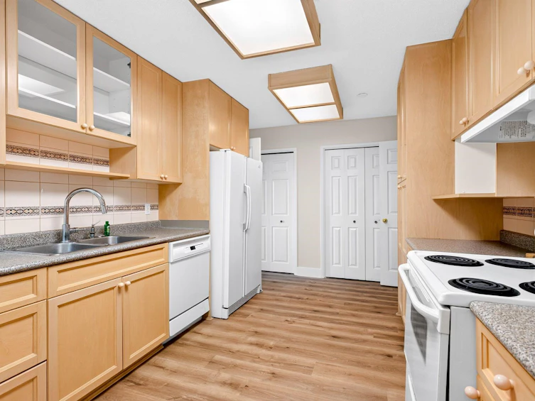 5600 Grousewoods Place, North Vancouver, BC, V7R 4T4 - 28
