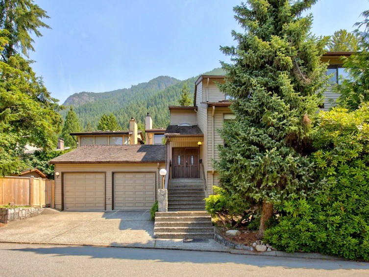 5600 Grousewoods Place, North Vancouver, BC, V7R 4T4 - 37