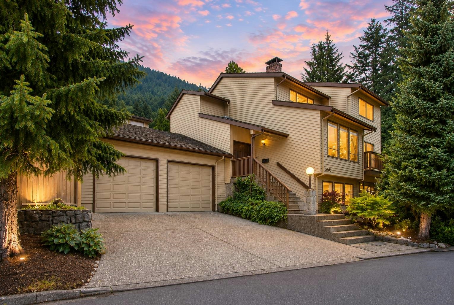 5600 Grousewoods Place, North Vancouver, BC, V7R 4T4