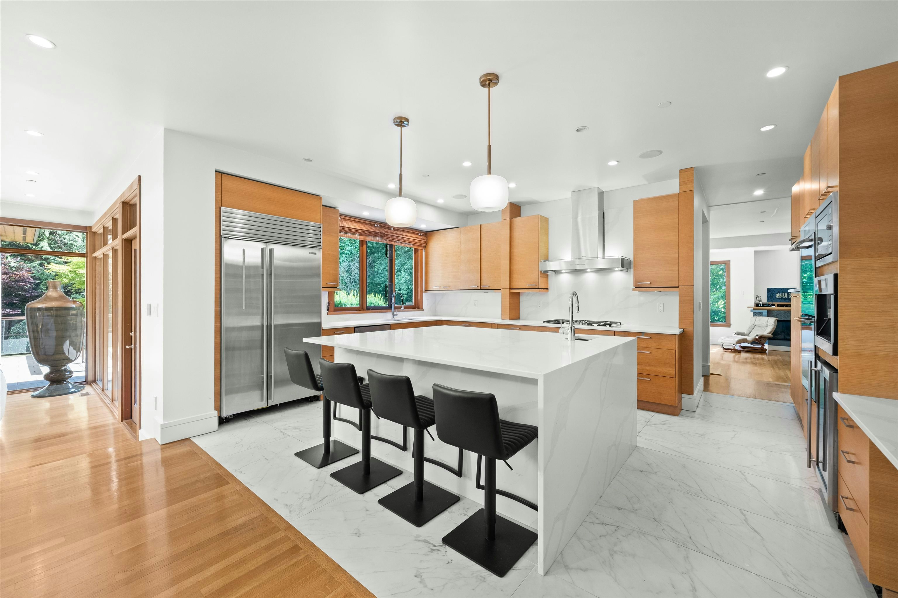 510 Eastcot Road - 3