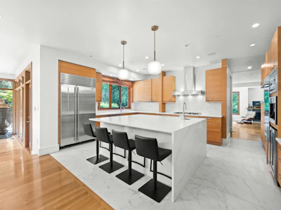 510 Eastcot Road - 3