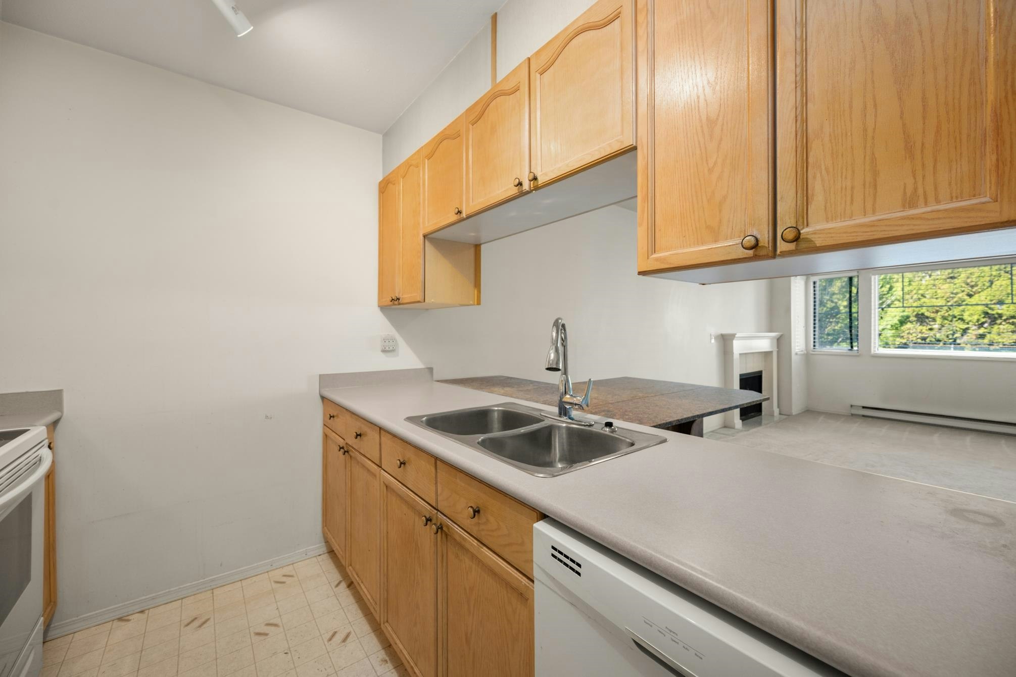 110-20350 54 Avenue, Langley, BC, V3A 8J4 - 8