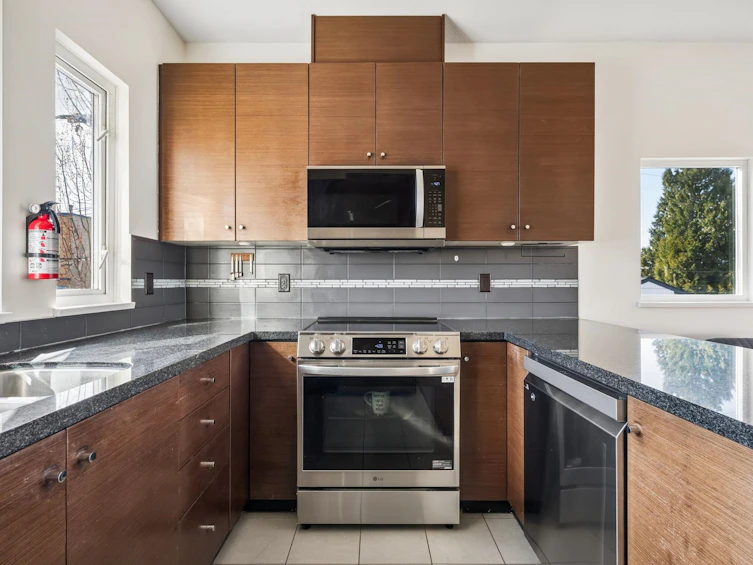18-3788 Laurel Street, Burnaby, BC, V5G 1M7 - 10