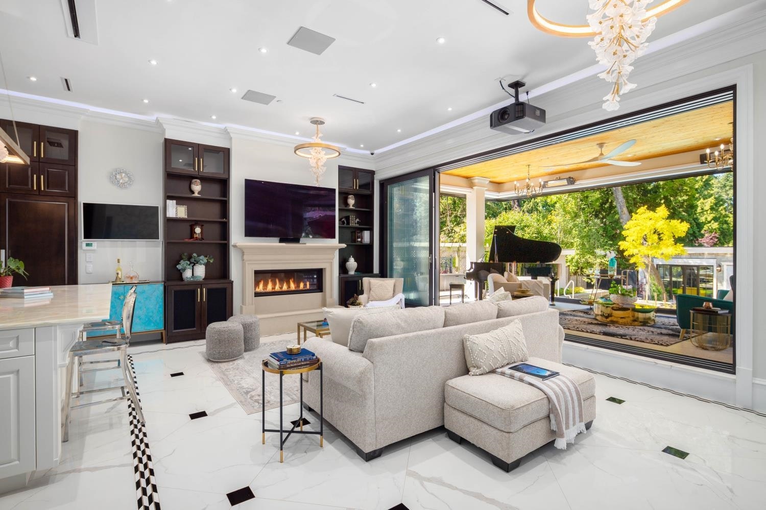 8483 Wiltshire Street, Vancouver, BC, V6P 5H6 - 9