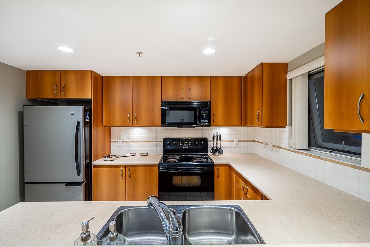 1105-235 Guildford Way, Port Moody, BC, V3H 5L8 - 12