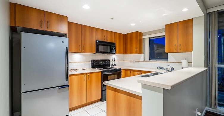 1105-235 Guildford Way, Port Moody, BC, V3H 5L8 - 11