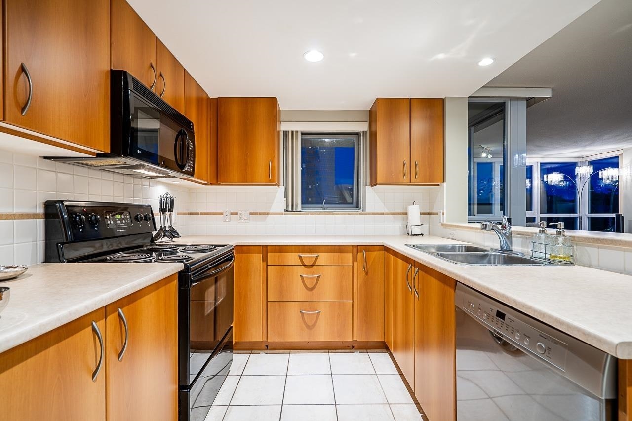 1105-235 Guildford Way, Port Moody, BC, V3H 5L8 - 10