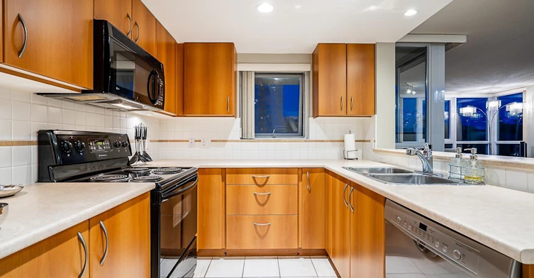 1105-235 Guildford Way, Port Moody, BC, V3H 5L8 - 10