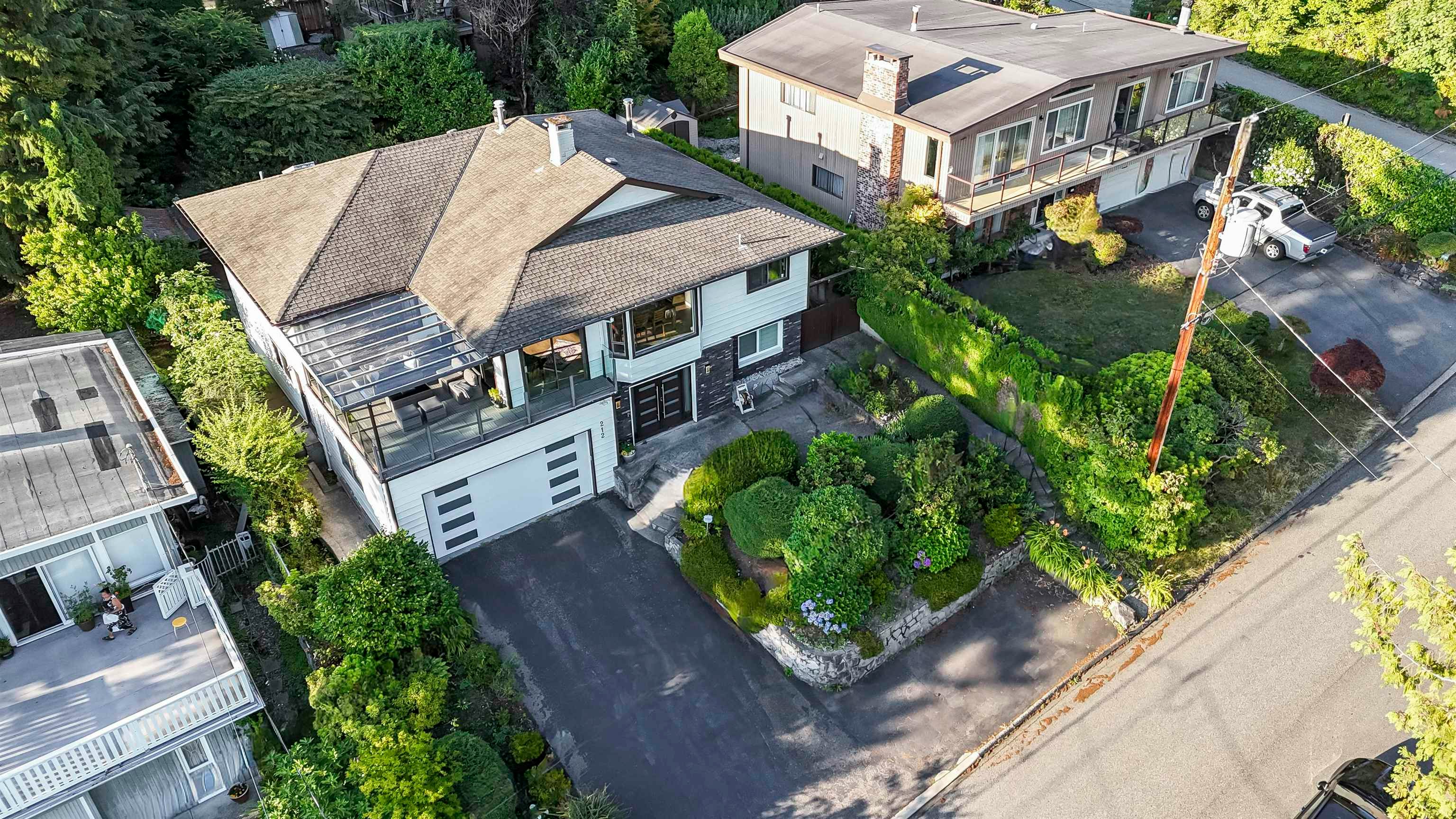 212 W Balmoral Road, North Vancouver, BC, V7N 2T8