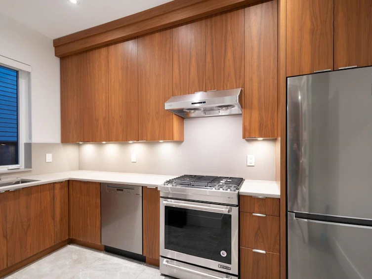 136 E 61st Avenue, Vancouver, BC, V5X 2B4 - 6