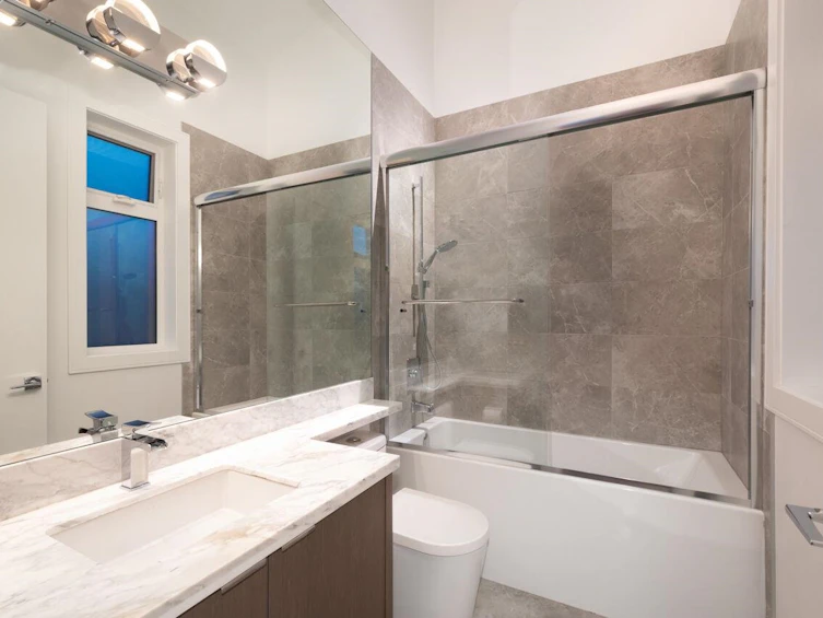 136 E 61st Avenue, Vancouver, BC, V5X 2B4 - 17