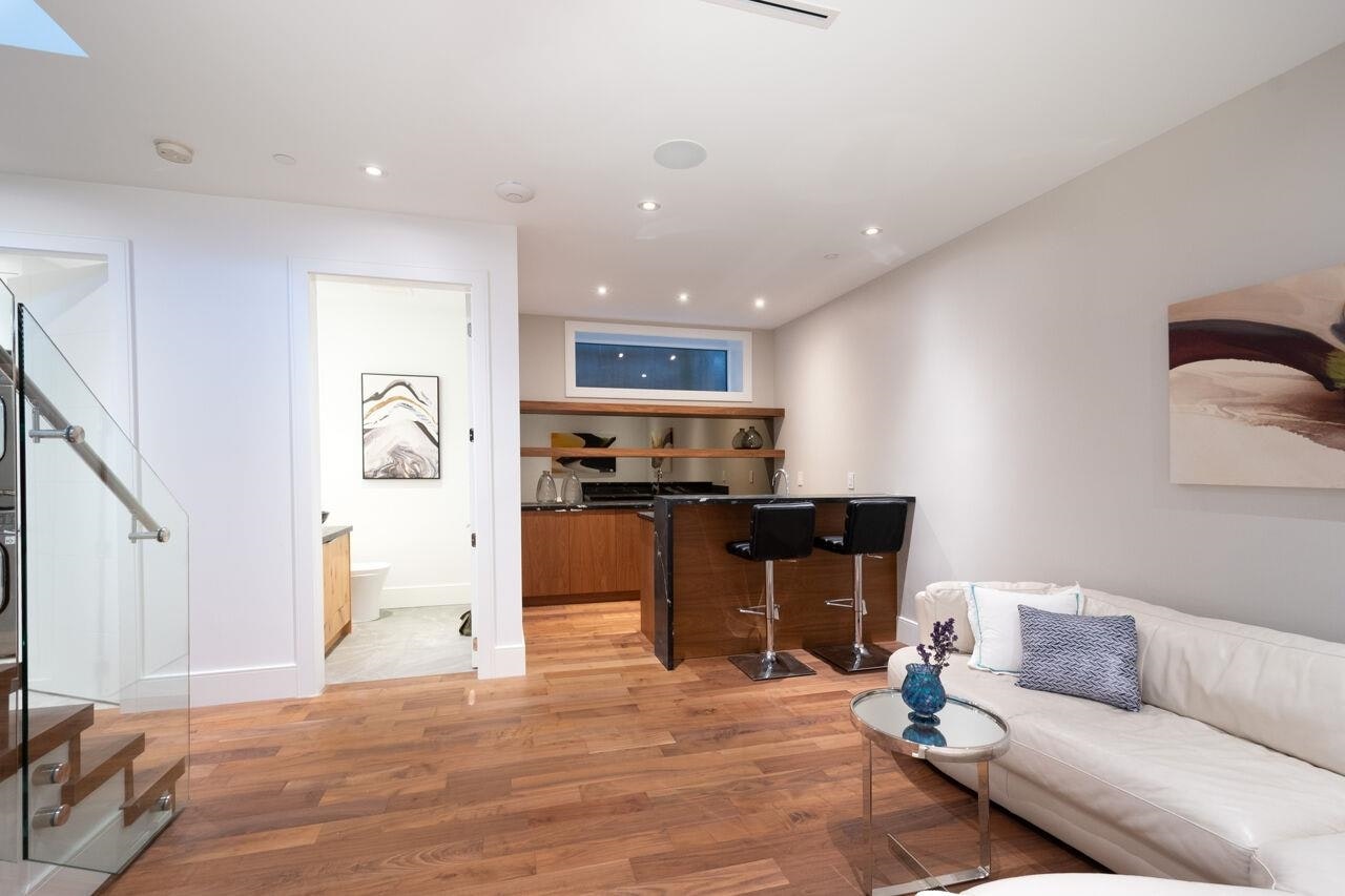 136 E 61st Avenue, Vancouver, BC, V5X 2B4 - 27
