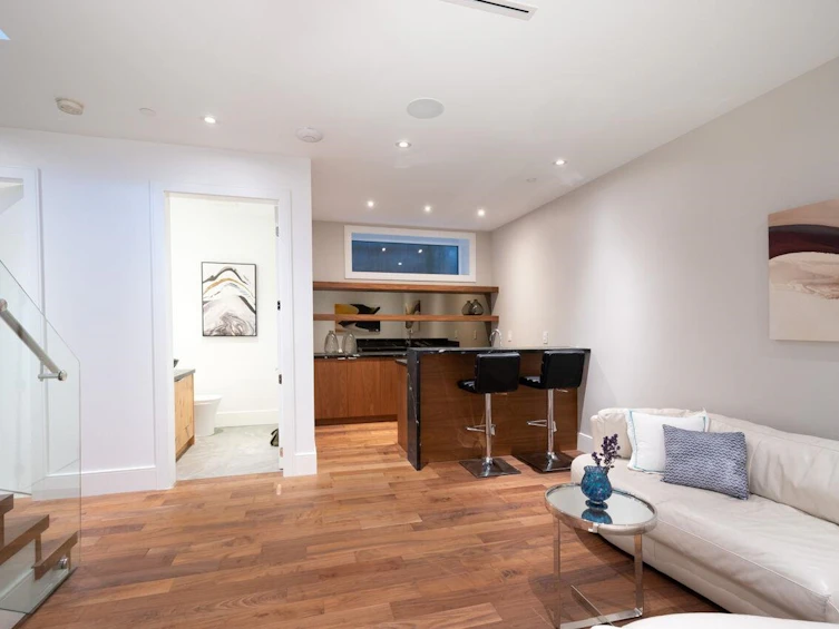 136 E 61st Avenue, Vancouver, BC, V5X 2B4 - 27