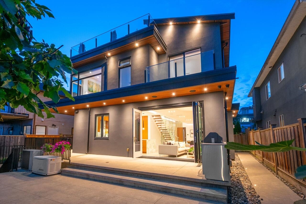 136 E 61st Avenue, Vancouver, BC, V5X 2B4 - 33