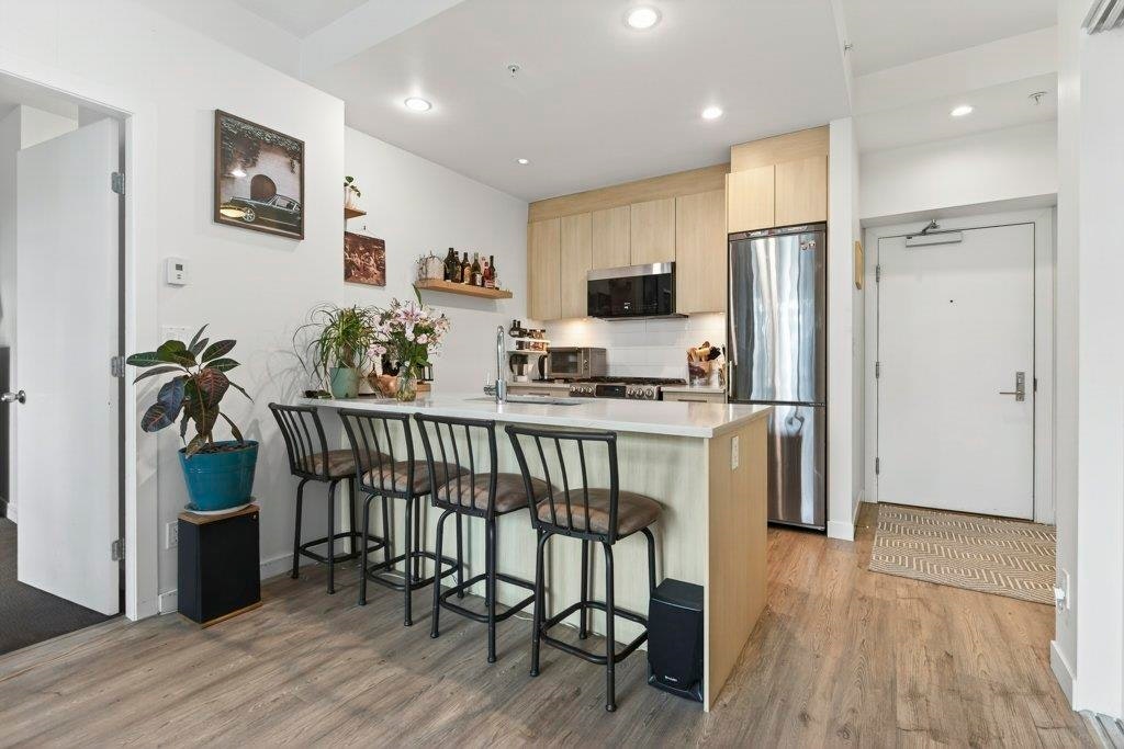 210-9080 University Crescent - 5