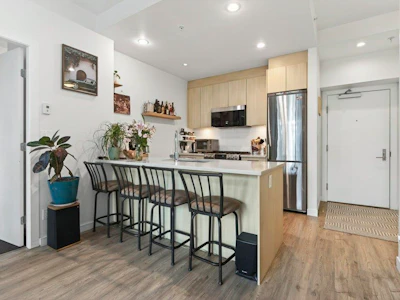 210-9080 University Crescent - 5