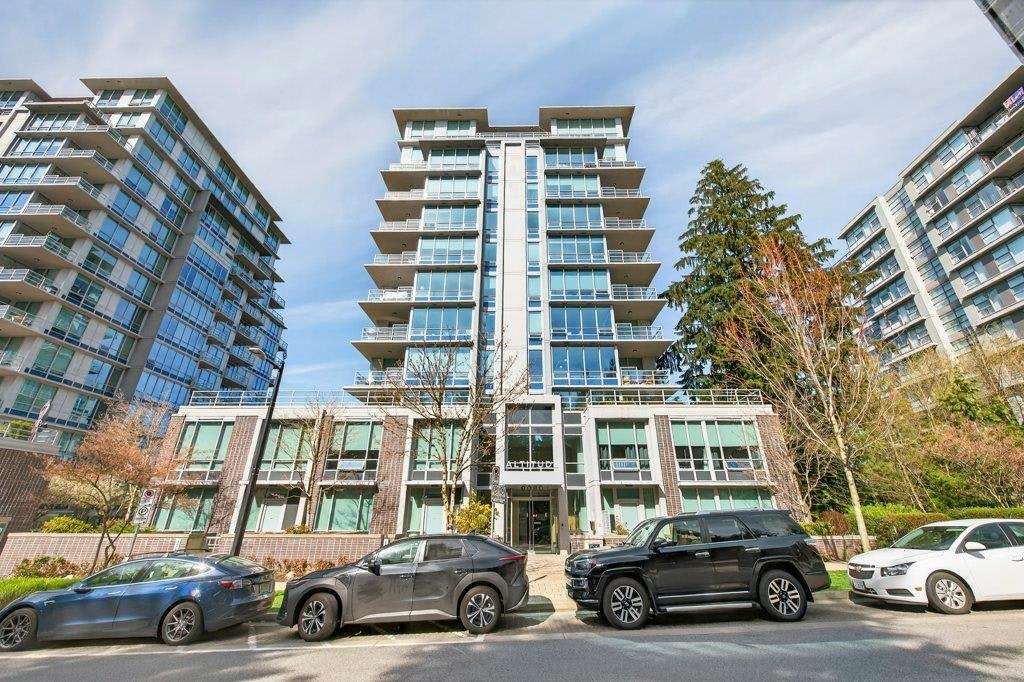210-9080 University Crescent - 2