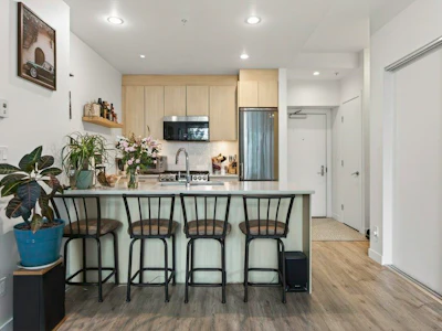 210-9080 University Crescent - 4